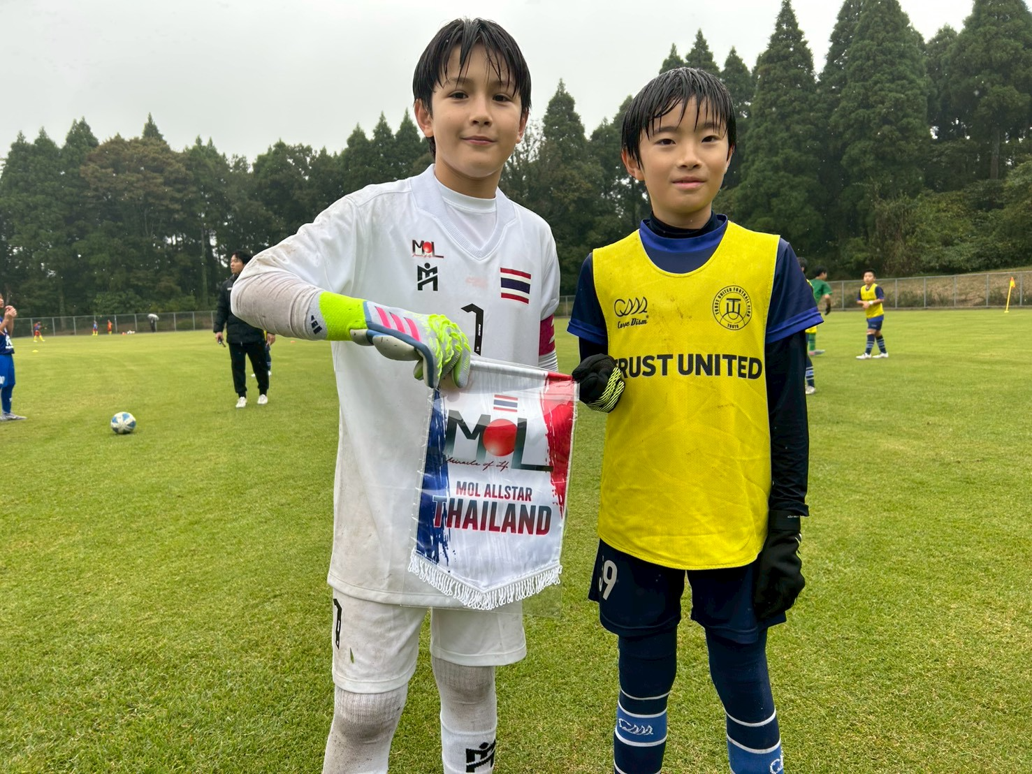 サッカーを通じて仲良くなった子どもたち